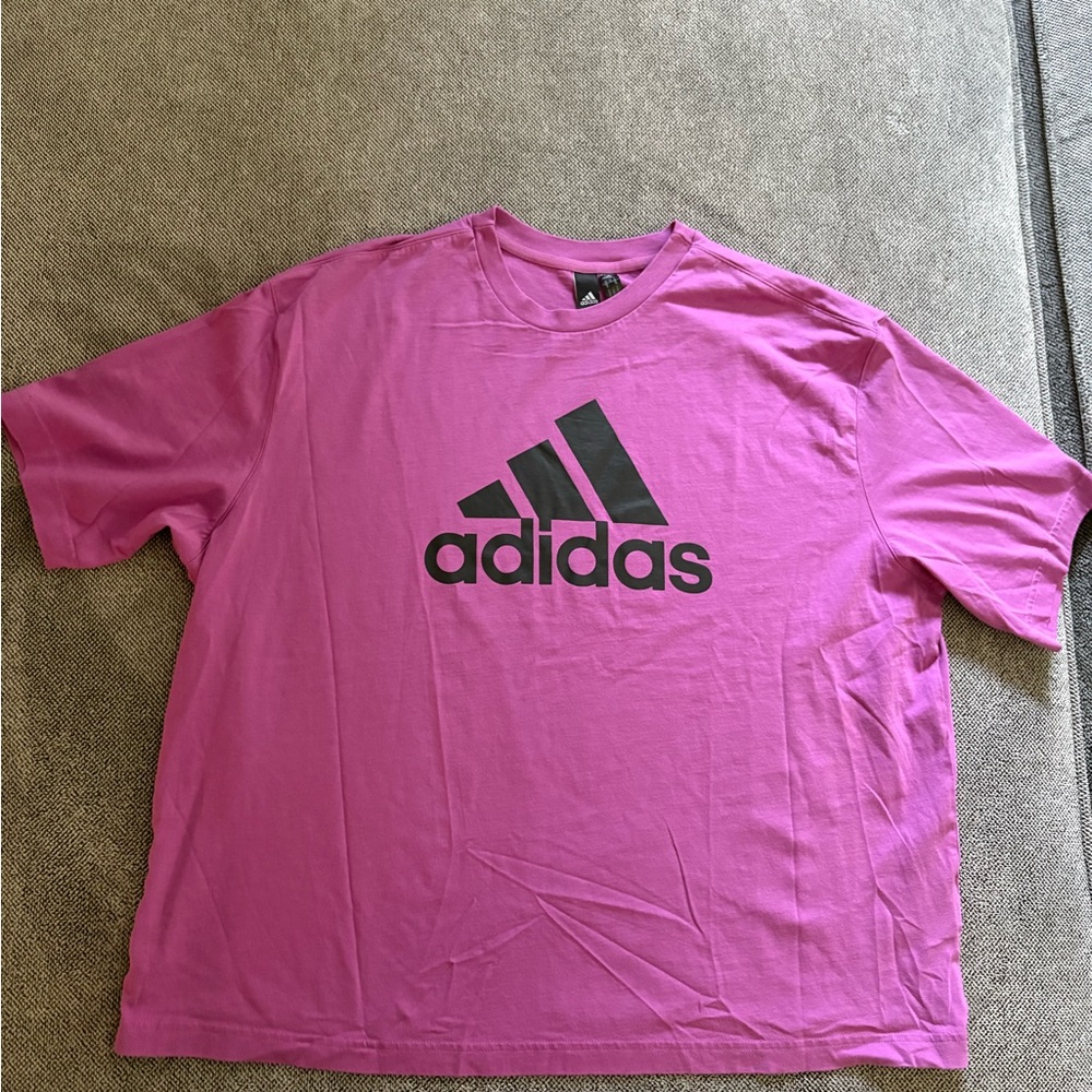 Adidas woman’s t shirt size xl